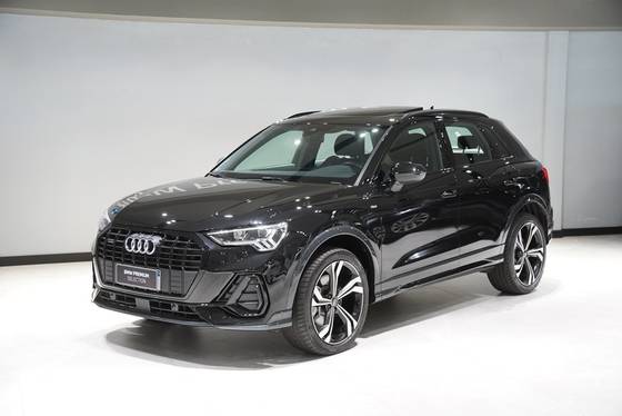 AUDI Q3 2.0 40 TFSI GASOLINA PERFORMANCE BLACK PLUS QUATTRO TIPTRONIC AUDI Q3 2.0 40 TFSI GASOLINA PERFORMANCE BLACK PLUS QUATTRO TIPTRONIC